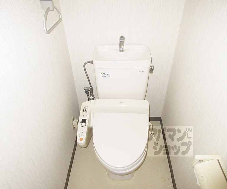 トイレ　ウォシュレット付きです。