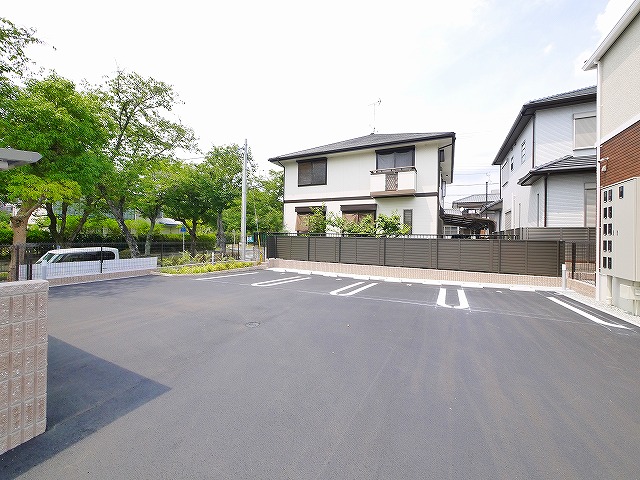 駐車場　駐車場に車を止められます