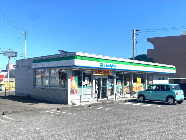コンビニ　ファミリーマート川之江大門店（コンビニ）まで160m