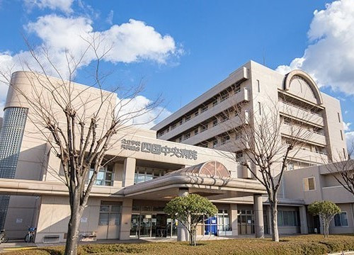 病院　四国中央病院（病院）まで450m