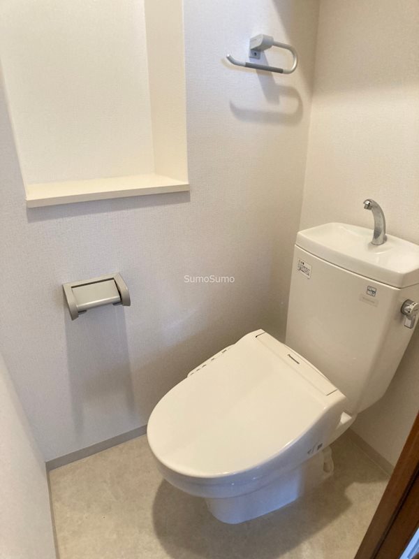 トイレ　落ち着いたトイレです