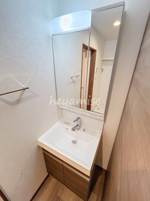 洗面設備　※写真は同系モデル