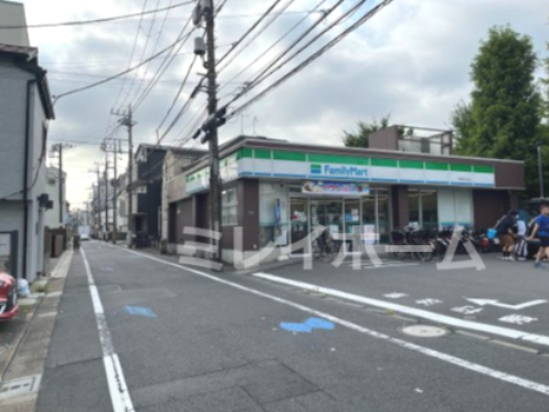 コンビニ　ファミリーマート大森西４丁目店（コンビニ）まで374m