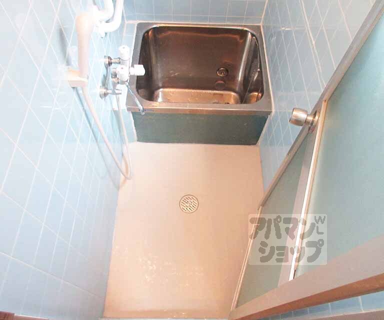 バス・シャワールーム　ピカピカなお風呂です