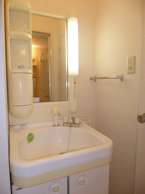 洗面設備　※写真は他のお部屋です。