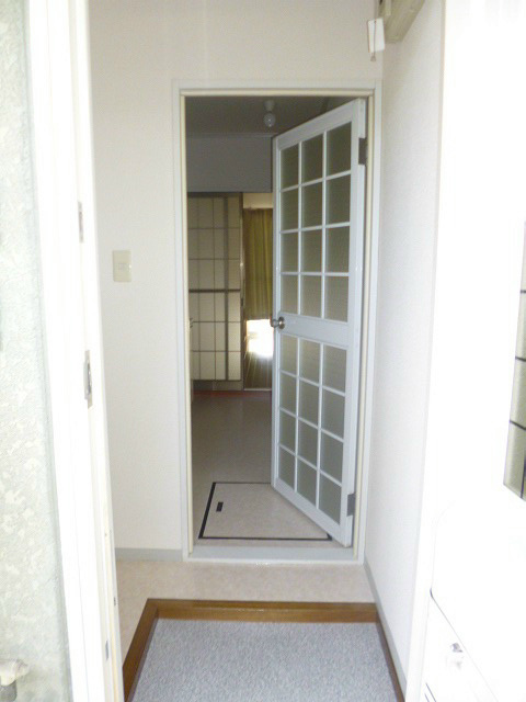 玄関　※写真は他のお部屋です。