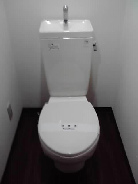 トイレ　清潔感のあるトイレです