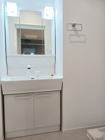 洗面設備　使いやすい洗面所です