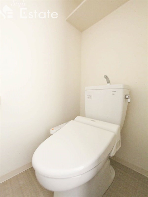 トイレ　温水洗浄便座