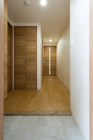 玄関　※反転タイプの写真