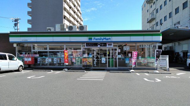 コンビニ　ファミリーマート 中川玉川町店（コンビニ）まで1228m