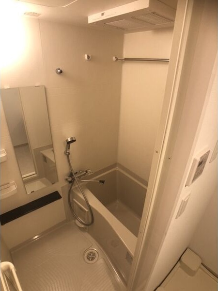 バス・シャワールーム　お風呂です