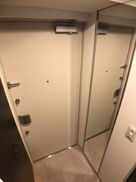 玄関　落ち着いた玄関です