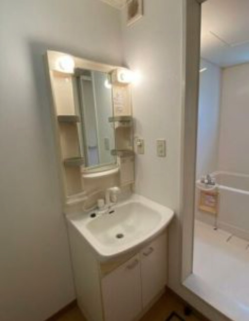 洗面設備　コンパクトで使いやすい洗面所