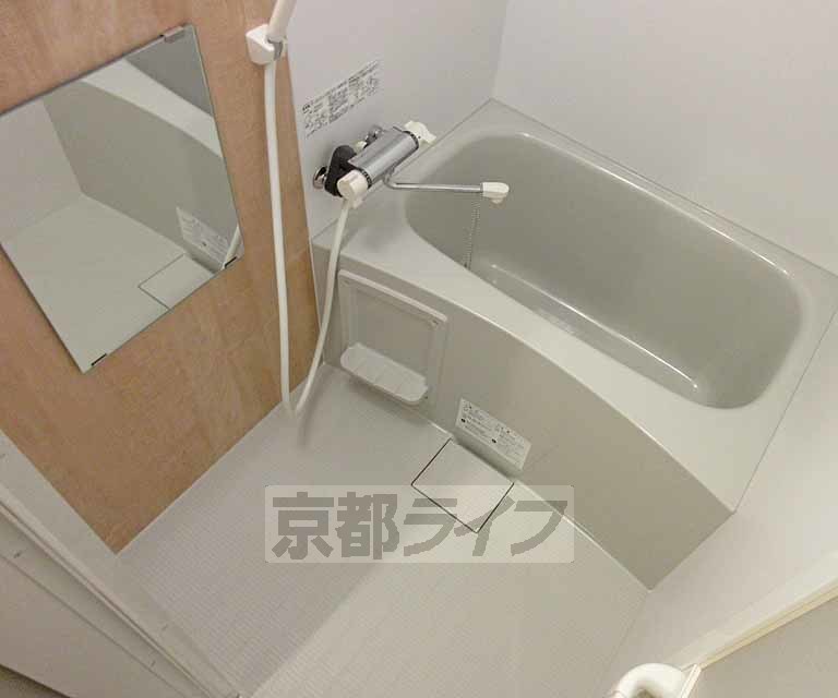 バス・シャワールーム　お風呂も新しくて嬉しいですね～