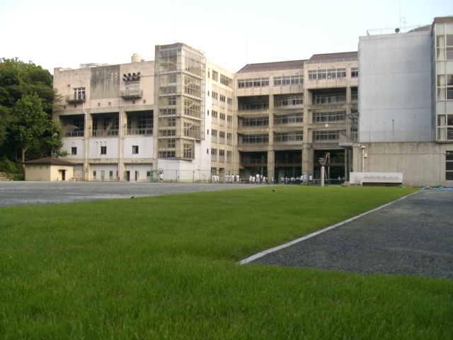 庭　港区立高松中学校