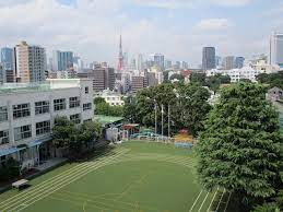 玄関　港区立御田小学校