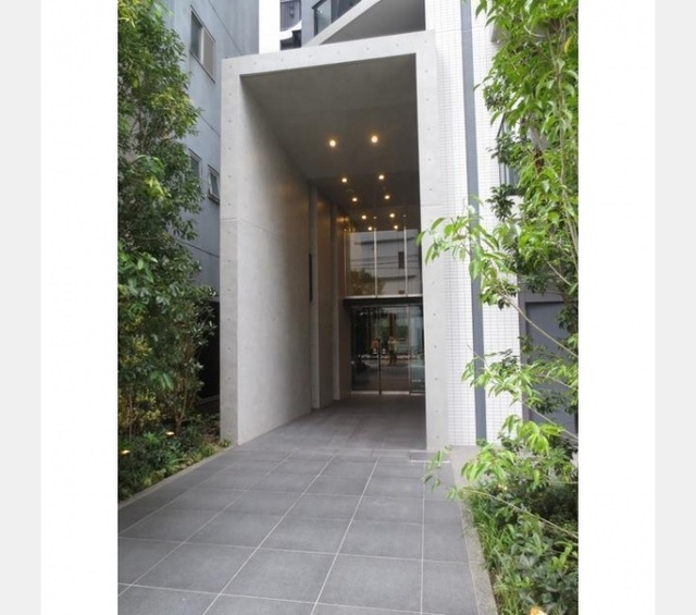 エントランス　エントランス前