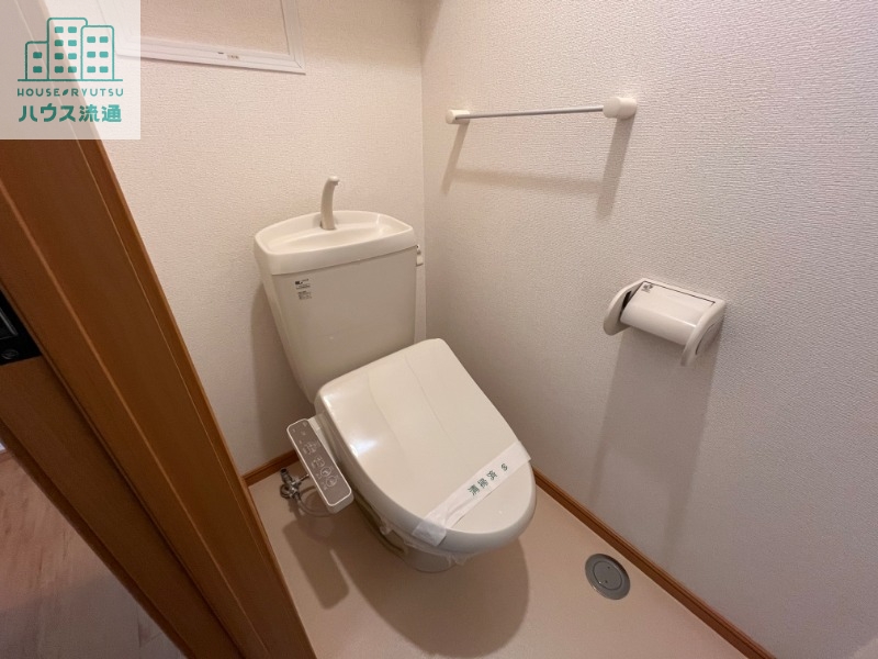 トイレ　※別号室の写真になります。