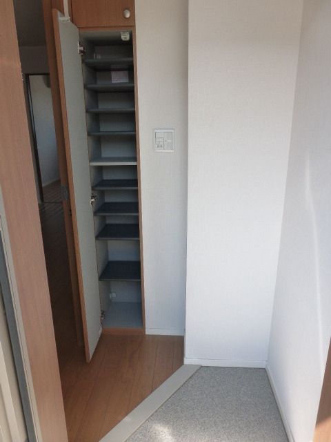 玄関　段差のない玄関スペースです