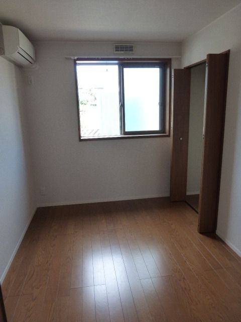 その他部屋・スペース　北側の寝室です