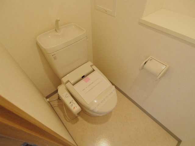 トイレ　※同じ間取りの別部屋のお写真です※