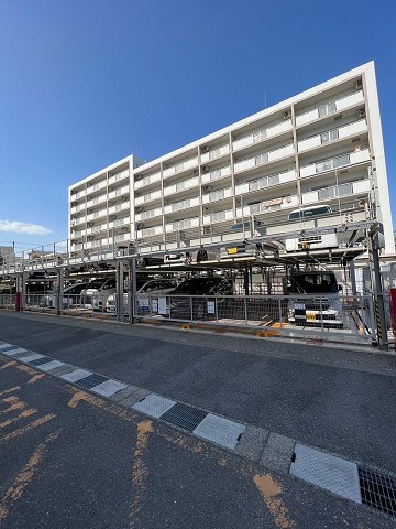 駐車場　駐車場があるので、車を買う予定の方も安心です