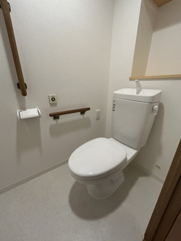 トイレ　清潔感のあるトイレです