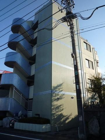 建物外観　駅徒歩３分