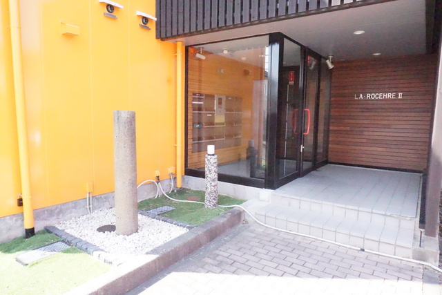 エントランス　安心のオートロック付きです☆