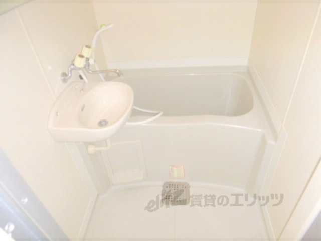 バス・シャワールーム　綺麗なお風呂です。