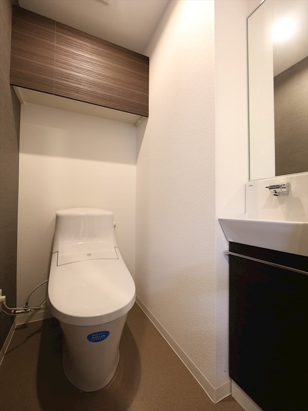 トイレ　温水洗浄暖房便座付トイレ