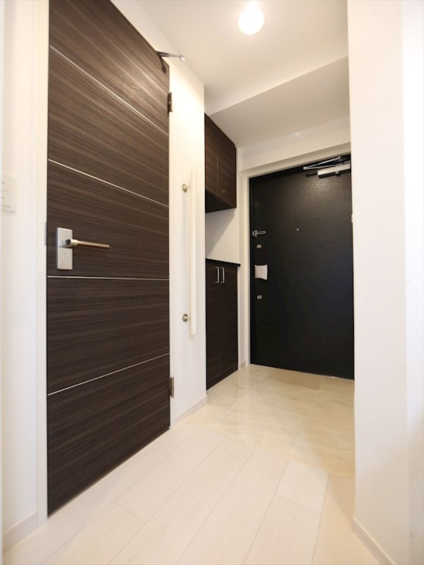 玄関　玄関　シューズボックス付