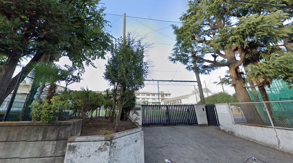 中学校　目黒区立第八中学校（中学校）まで309m