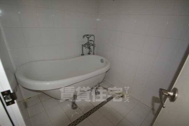 バス・シャワールーム　オシャレな浴槽