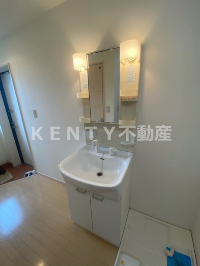 洗面設備　コンパクトで使いやすい洗面所