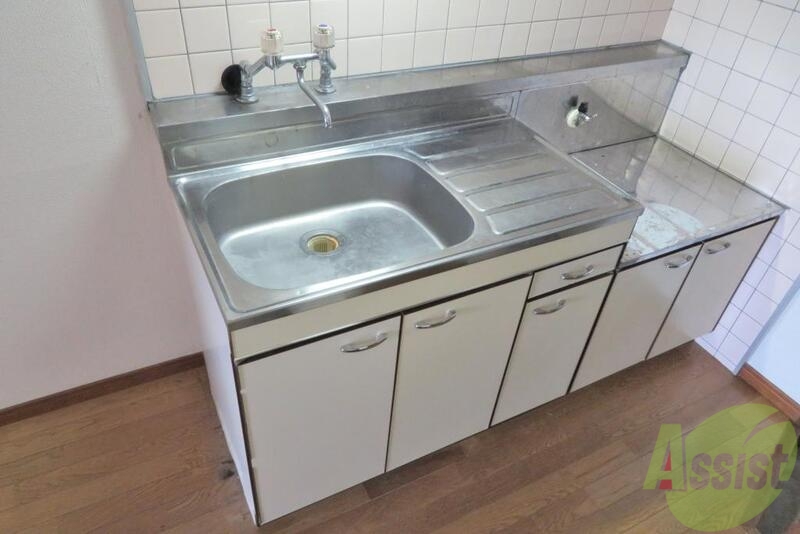 キッチン　キッチンはガスコンロ設置可能で、広くて使いやすそうですね