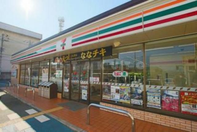 コンビニ　セブンイレブン 東大阪高井田本通5丁目店（コンビニ）まで622m