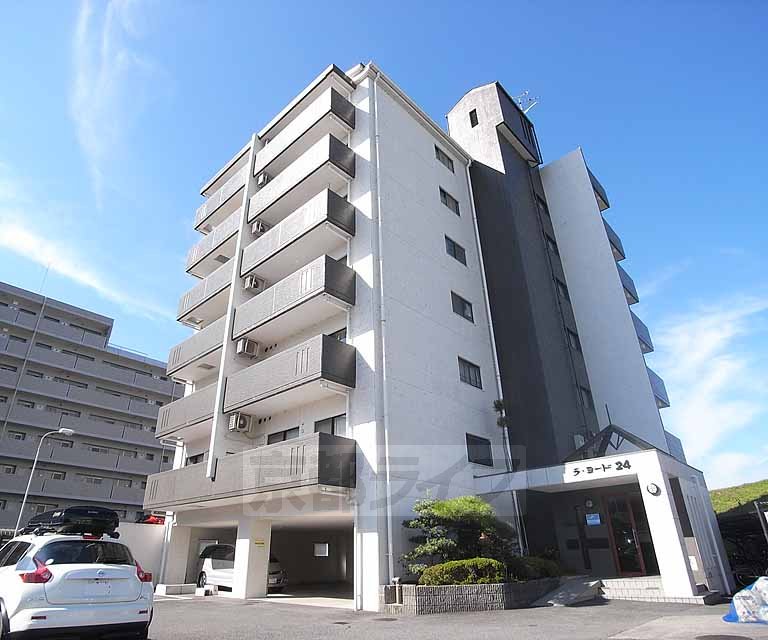 建物外観　淀の高層ファミリーマンションです。