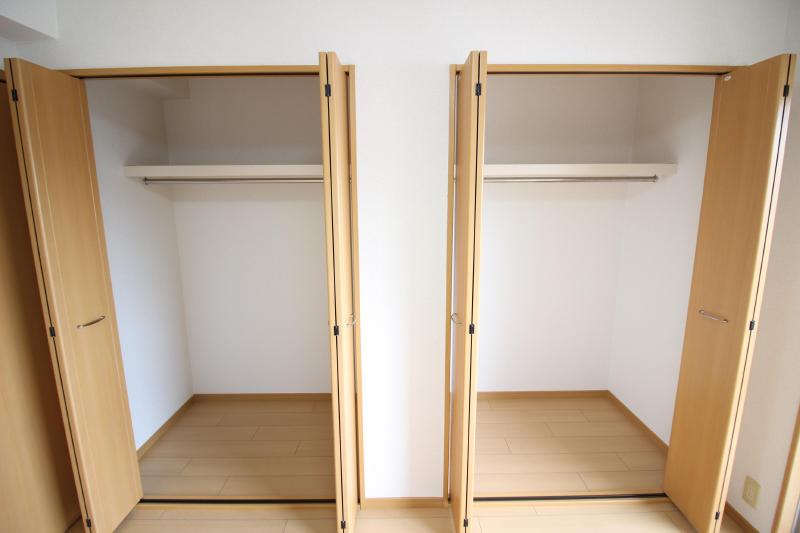 収納　ロングコートもそのまま掛けられるクローゼット