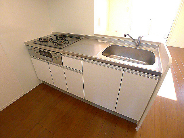 キッチン　キッチンはシステムキッチン