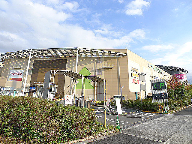 ショッピングセンター　イオンレイクタウンmori（ショッピングセンター）まで520m