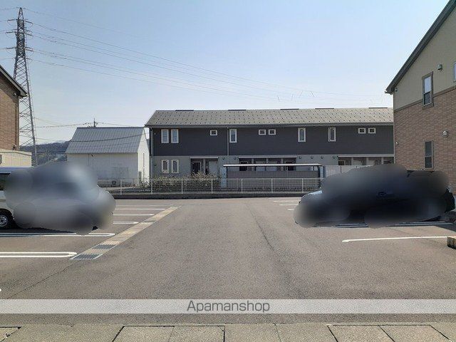 駐車場　駐車場