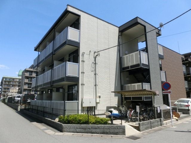 建物外観　2008年築、東千葉駅徒歩6分の立地！