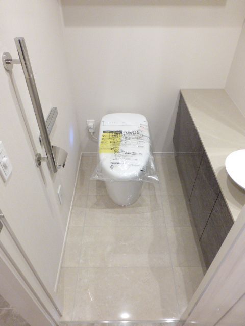 トイレ　※別部屋の参考写真です。