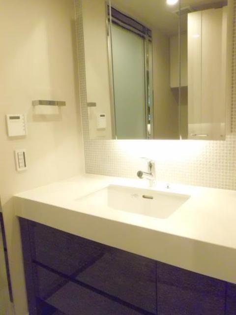 洗面設備　※別部屋の参考写真です。