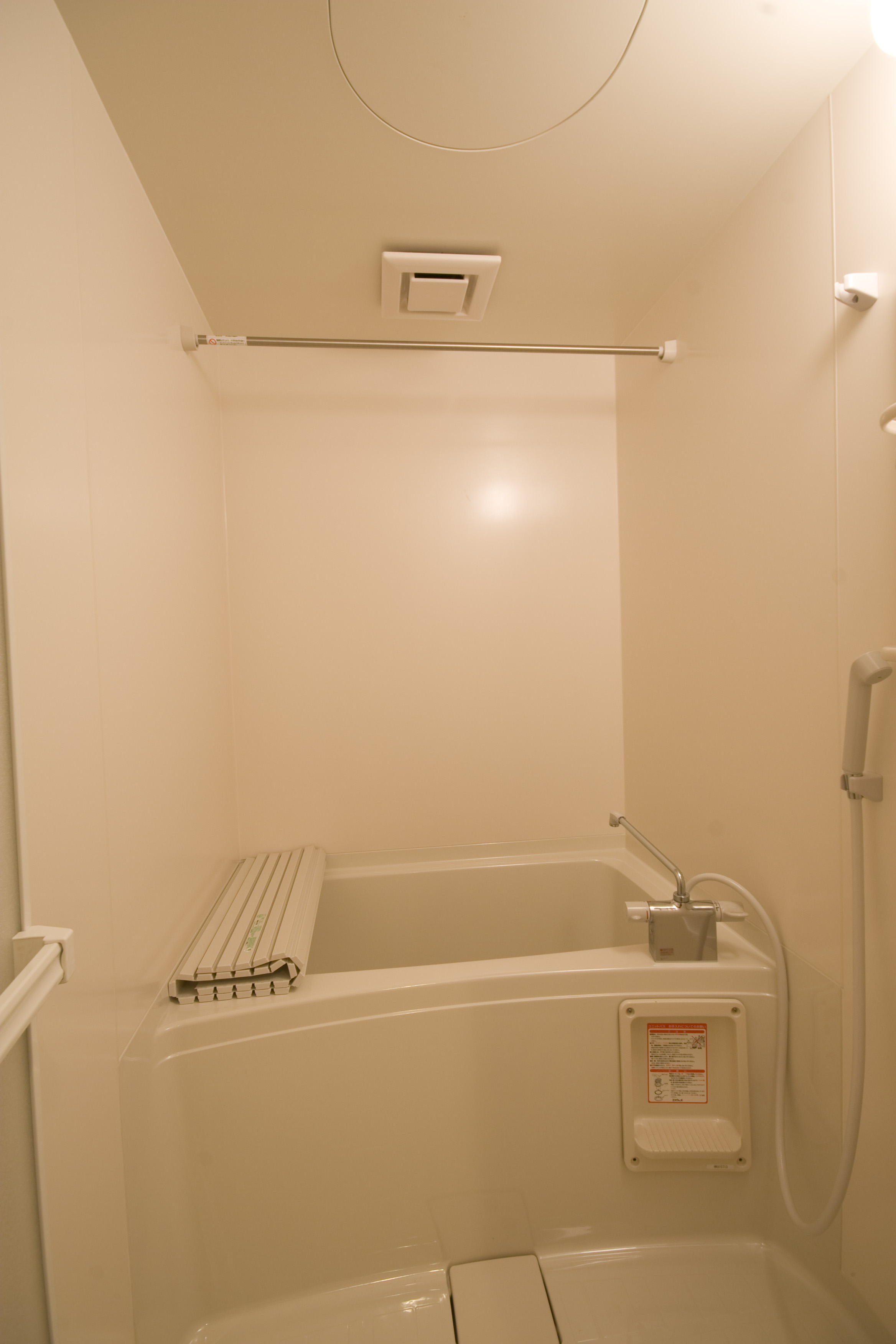 バス・シャワールーム　サーモ水洗付バスルーム