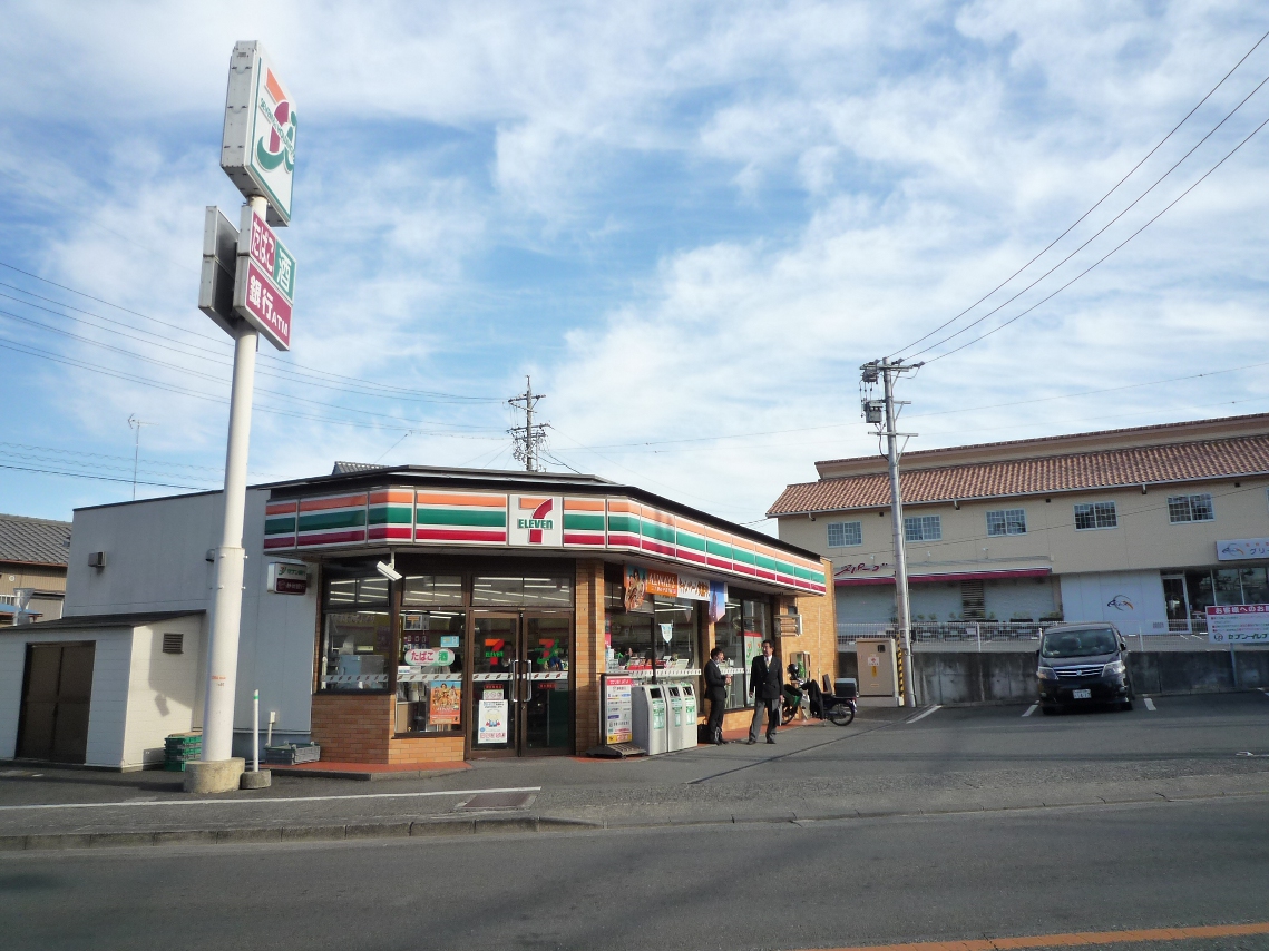 コンビニ　セブンイレブン清水草薙店（コンビニ）まで334m