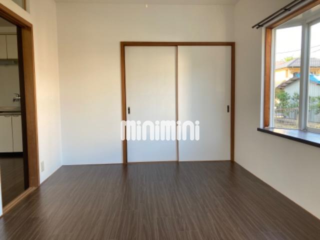 その他部屋・スペース　角部屋で二面に窓があります。