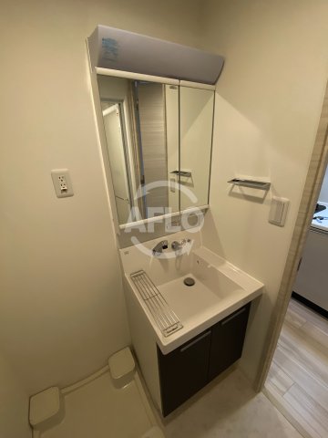 洗面設備　コンフォリア京町堀　洗面化粧台